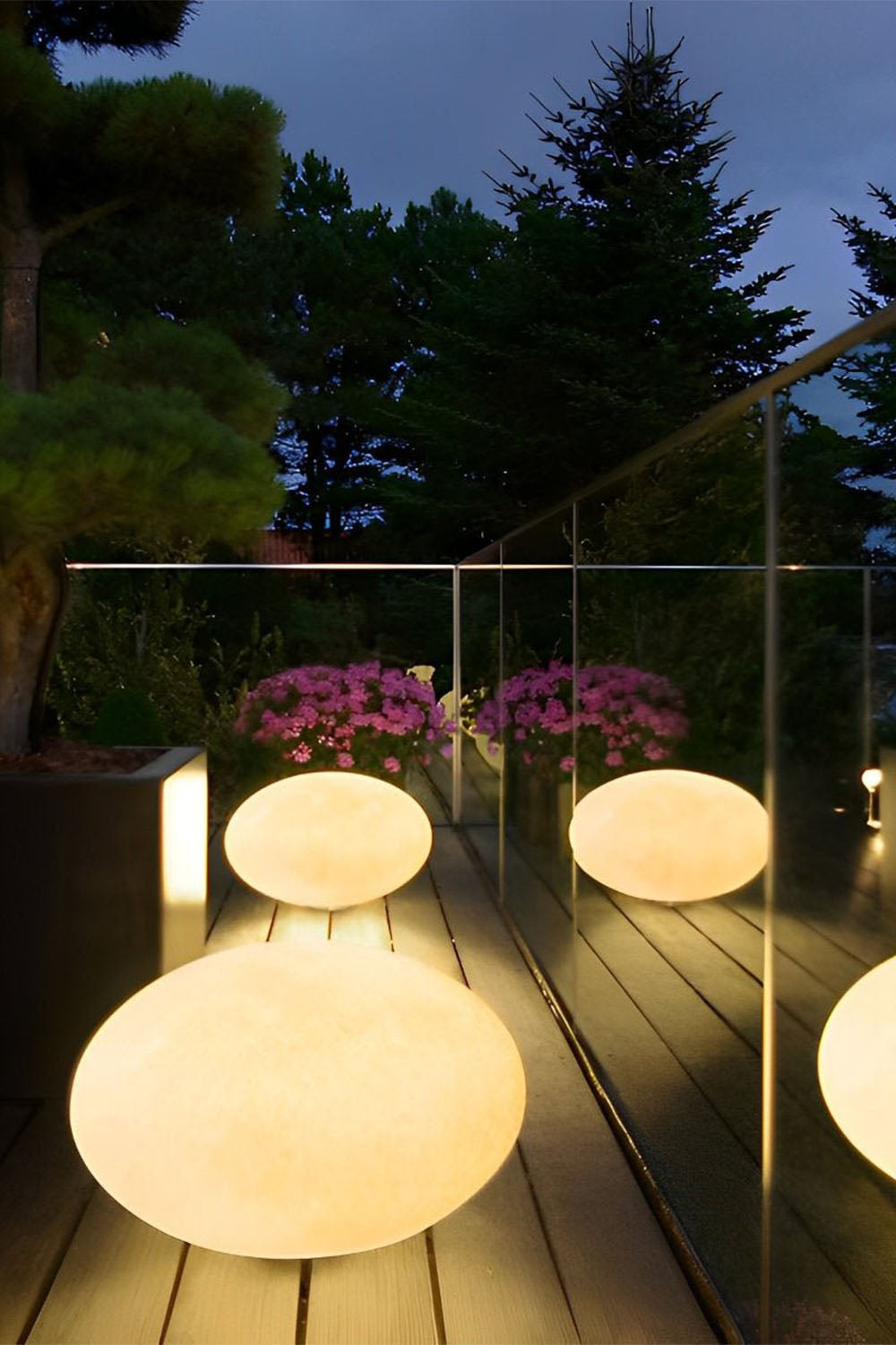 Cobblestone Outdoor Floor Lamp