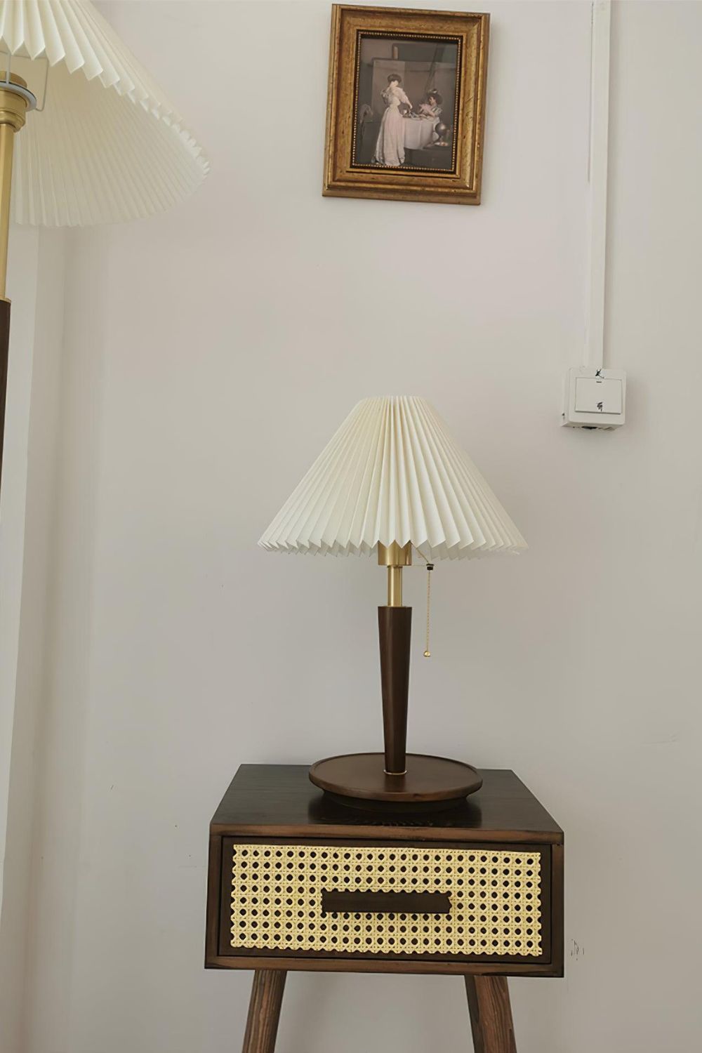 Cone Pleated Fabric Table Lamp - SamuLighting