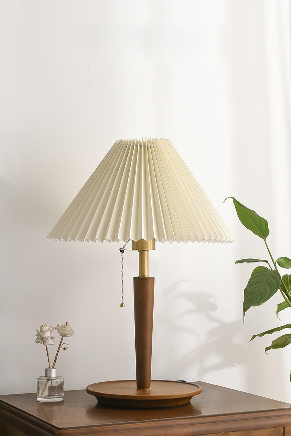 Cone Pleated Fabric Table Lamp - SamuLighting