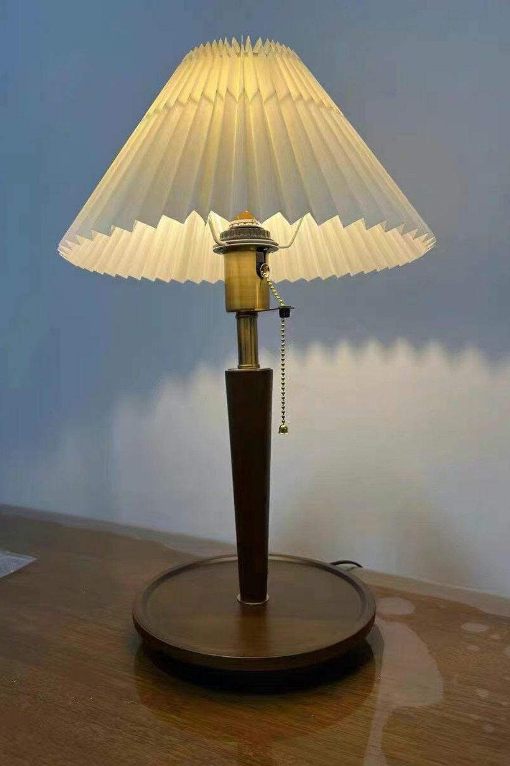 Cone Pleated Fabric Table Lamp - SamuLighting