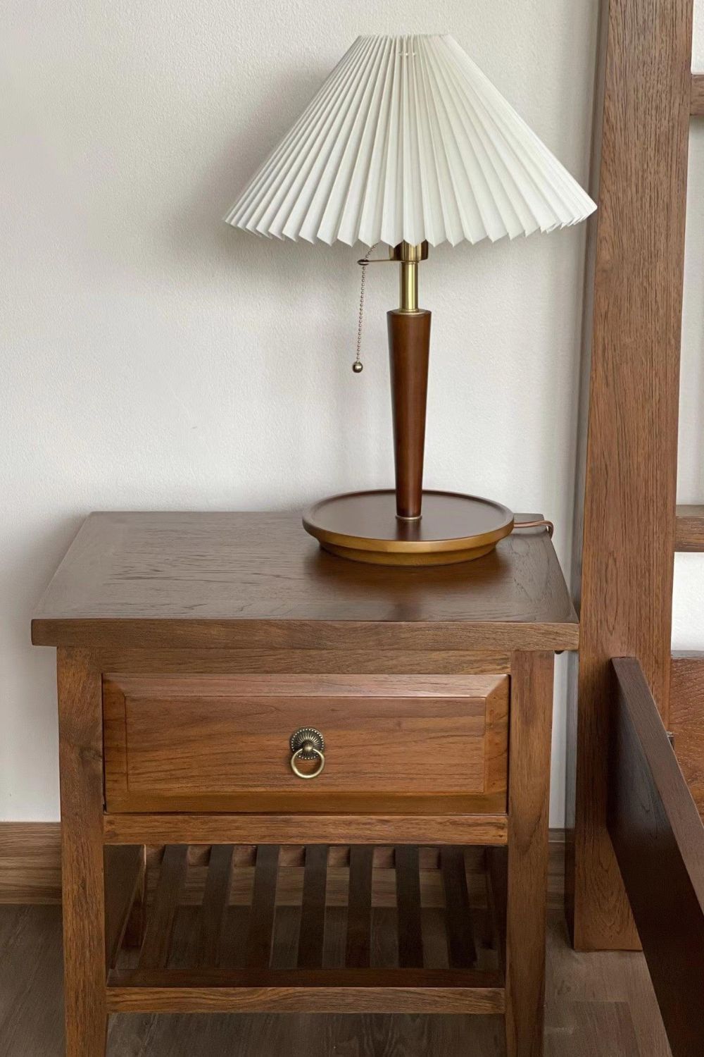 Cone Pleated Fabric Table Lamp - SamuLighting