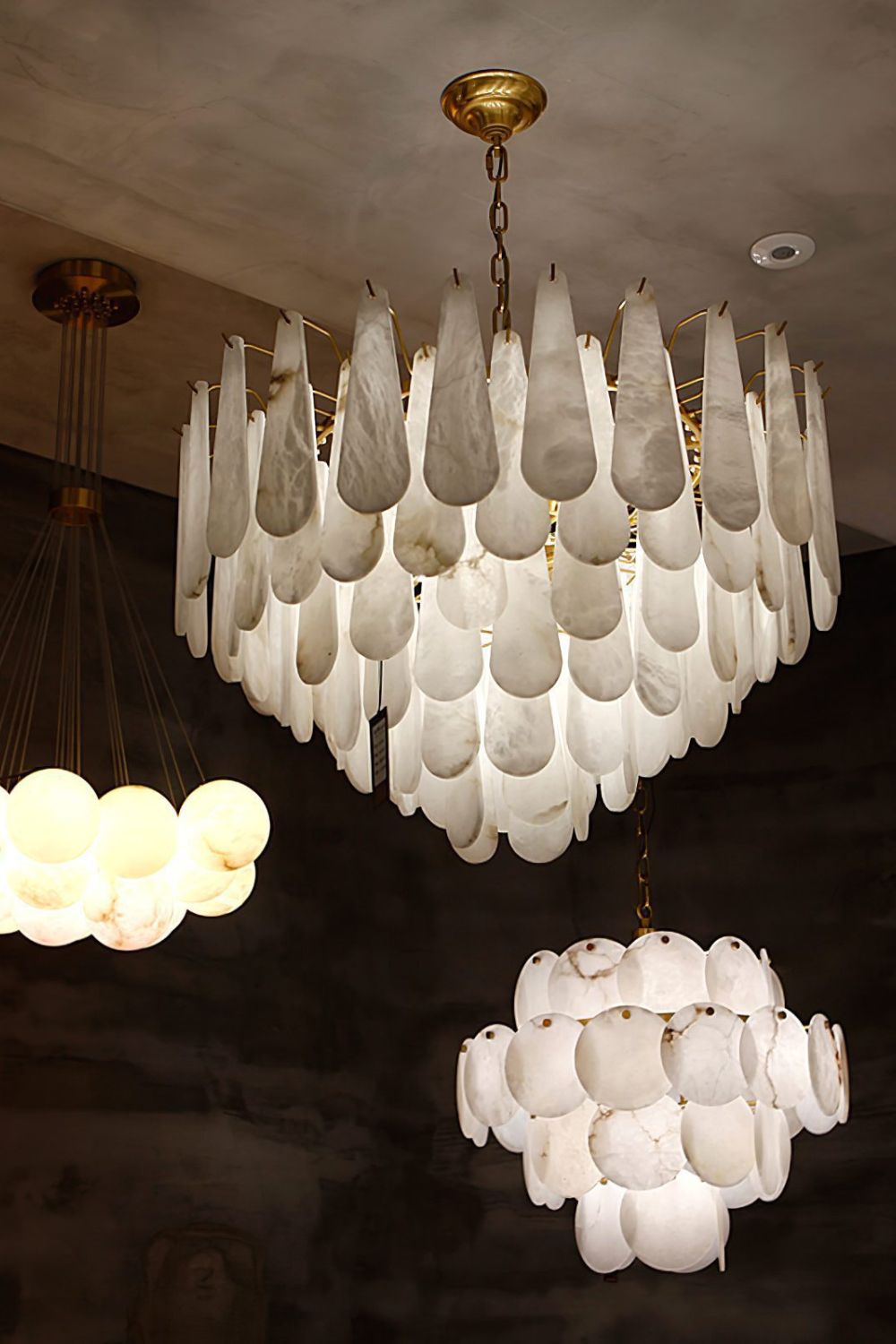 Cora Chandelier - SamuLighting