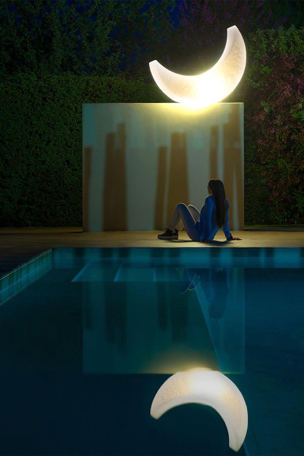 Curved Moon Floor Lamp