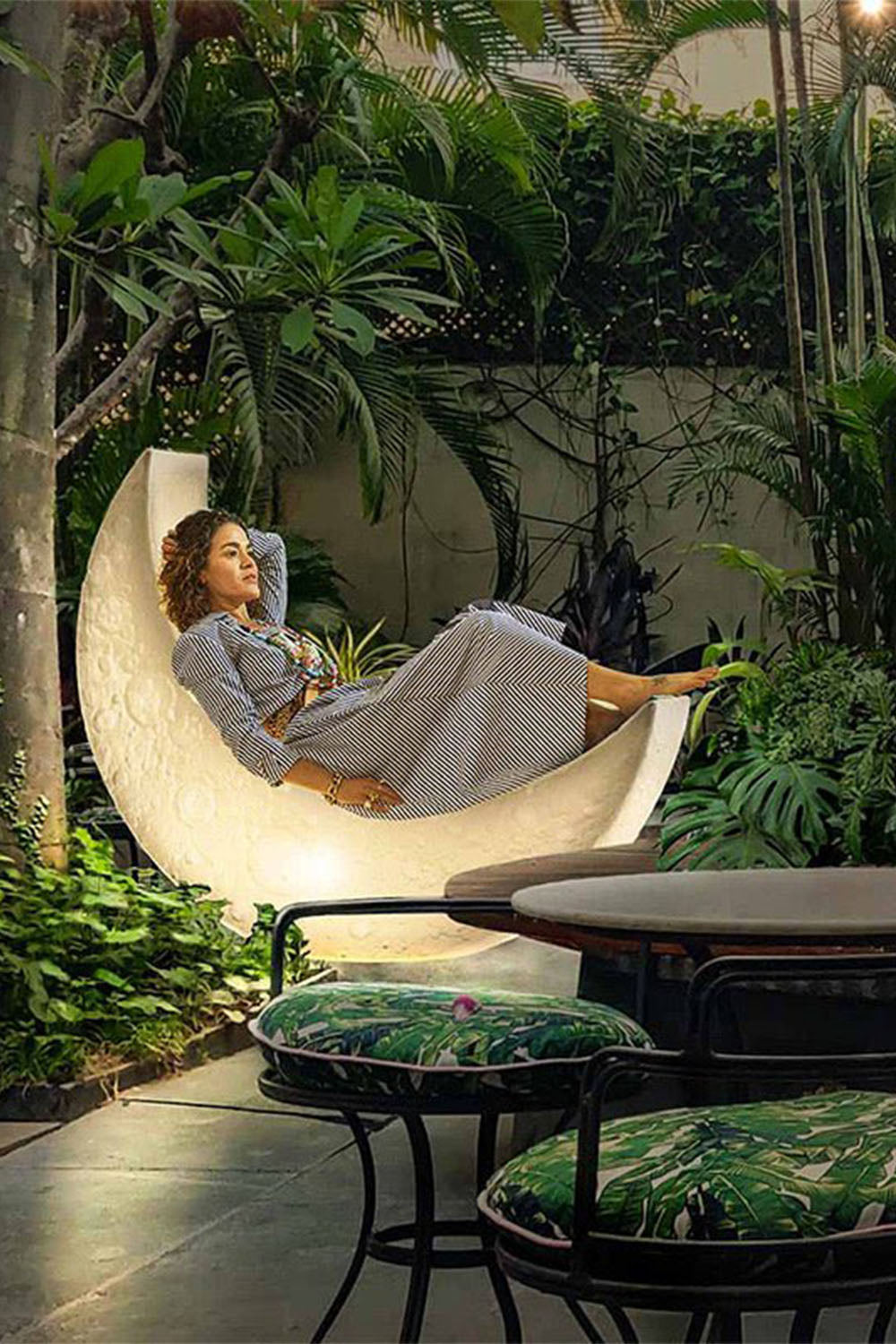 Curved Moon Floor Lamp