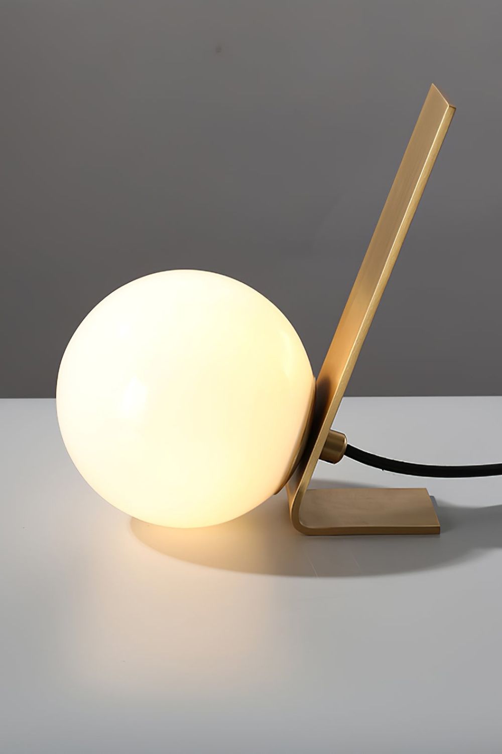 Daphne Table Lamp - SamuLighting