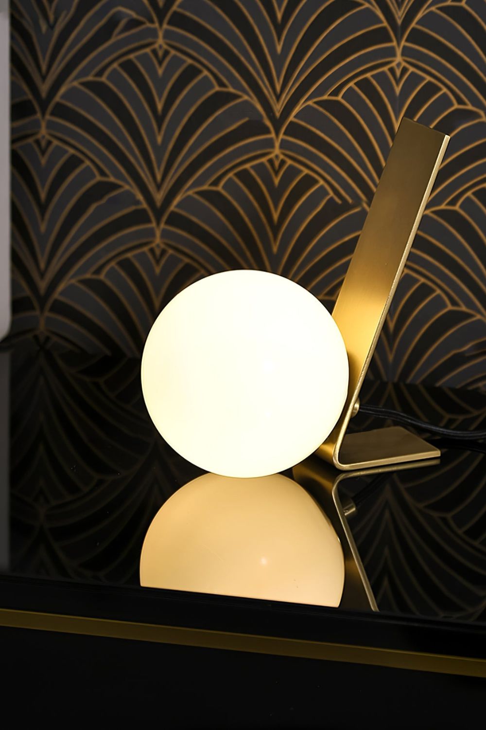 Daphne Table Lamp - SamuLighting