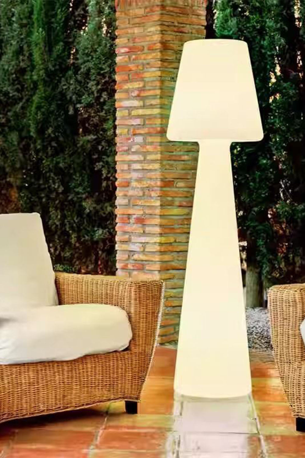 Dipa Floor Lamp