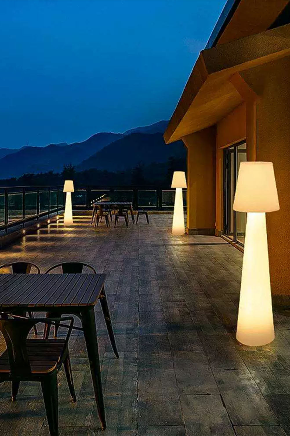 Dipa Floor Lamp