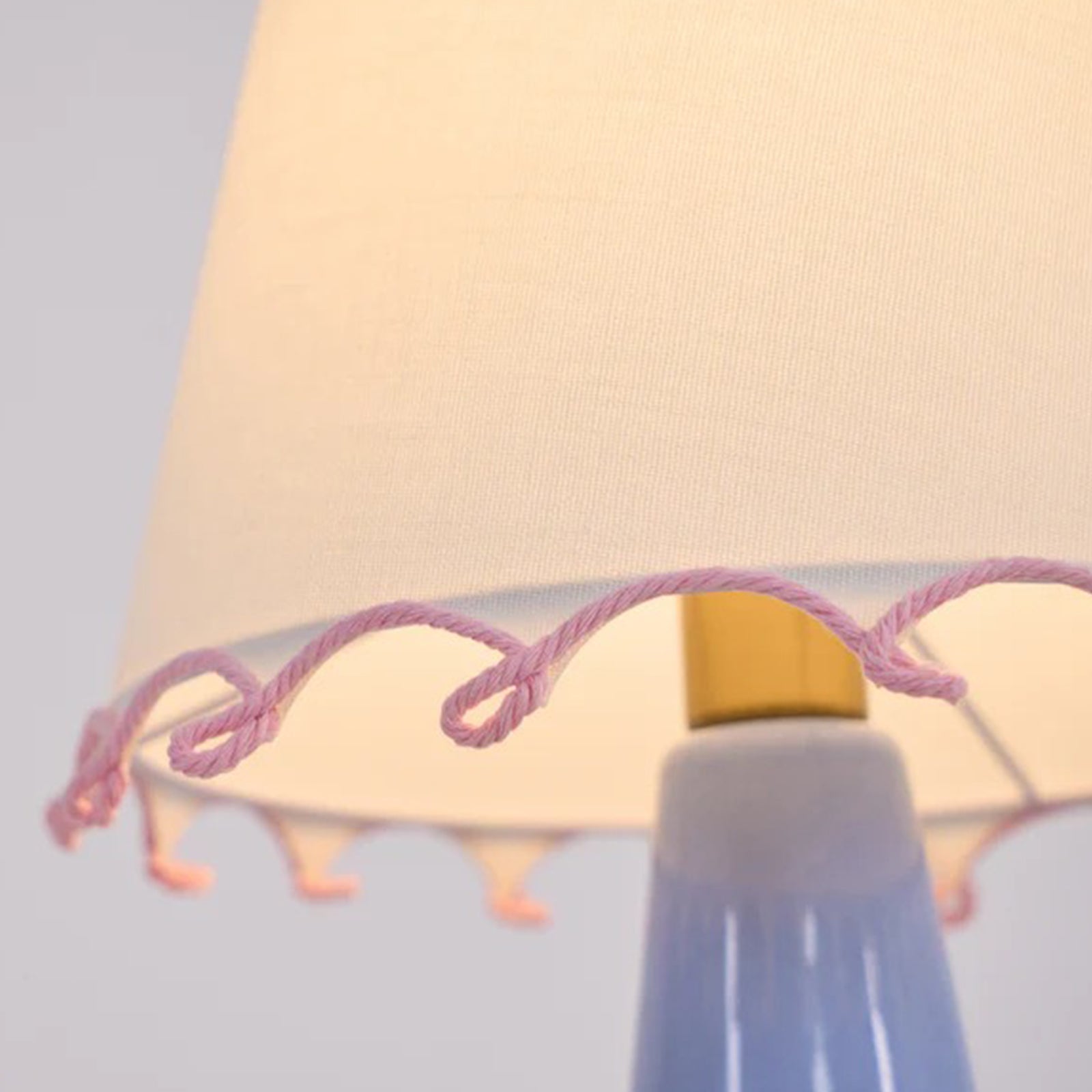 Playful Wavy Ribbon Trim
