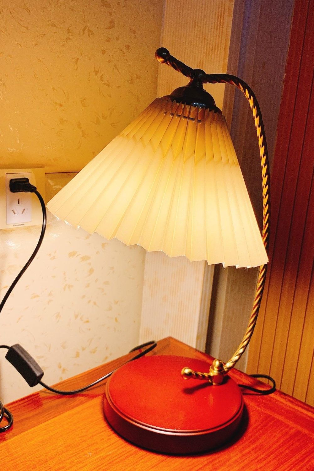 Dotty Table Lamp - SamuLighting