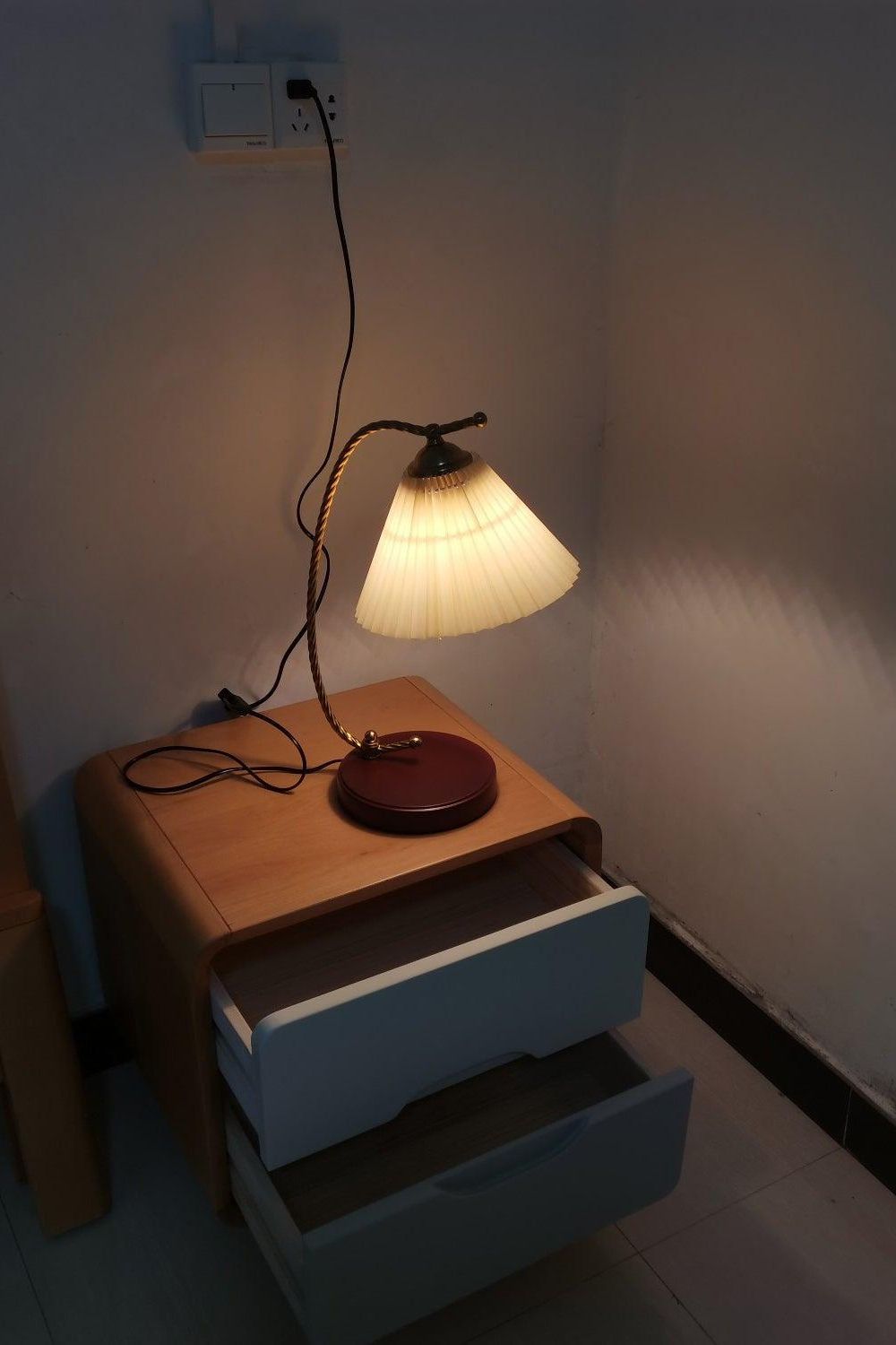 Dotty Table Lamp - SamuLighting