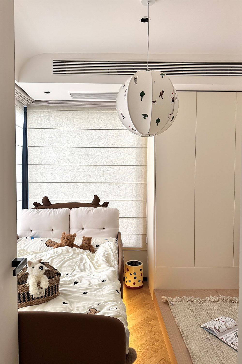 Fabric Embroidery Round Pendant Lamp
