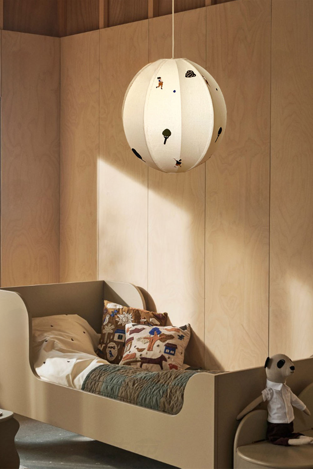 Fabric Embroidery Round Pendant Lamp