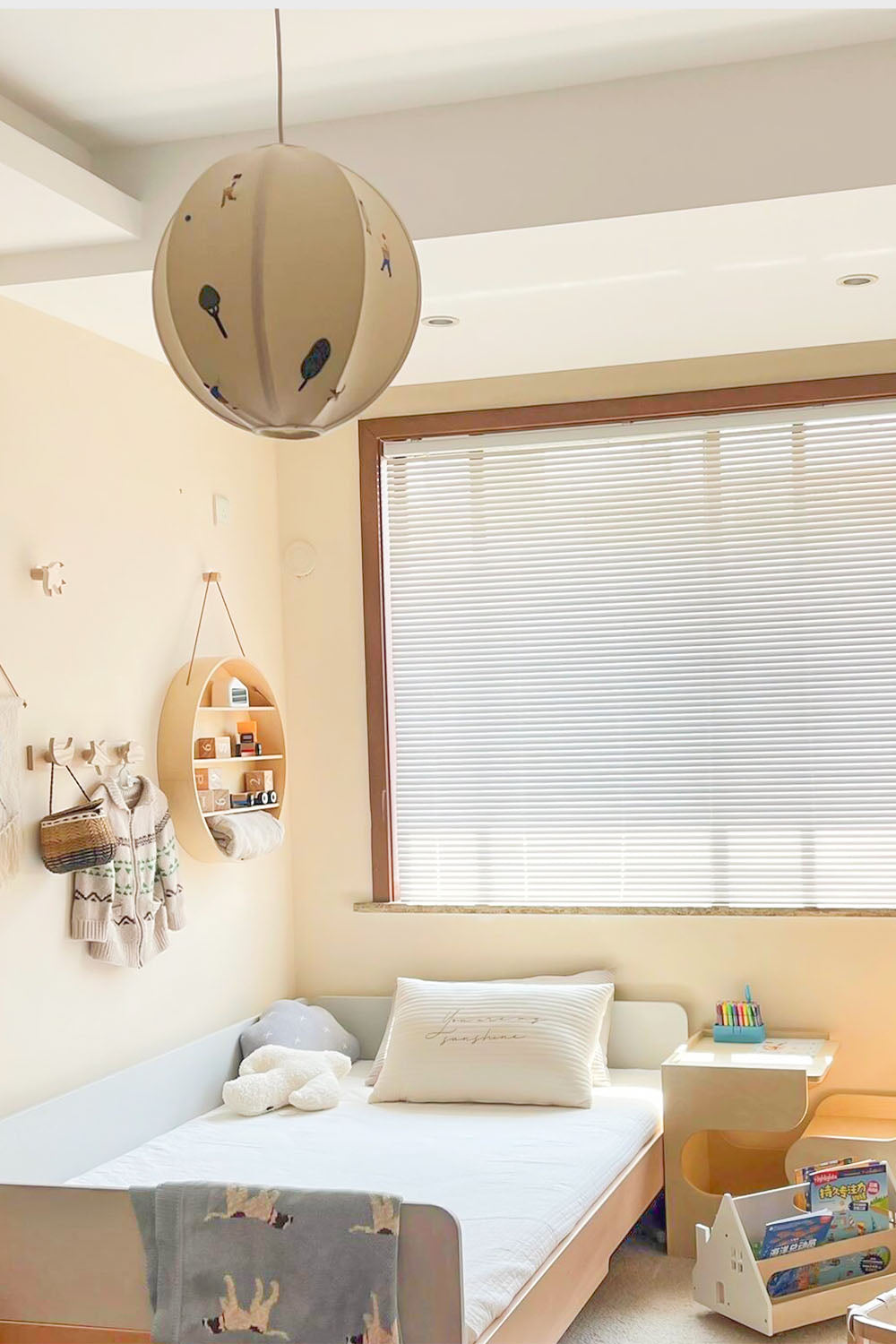 Fabric Embroidery Round Pendant Lamp