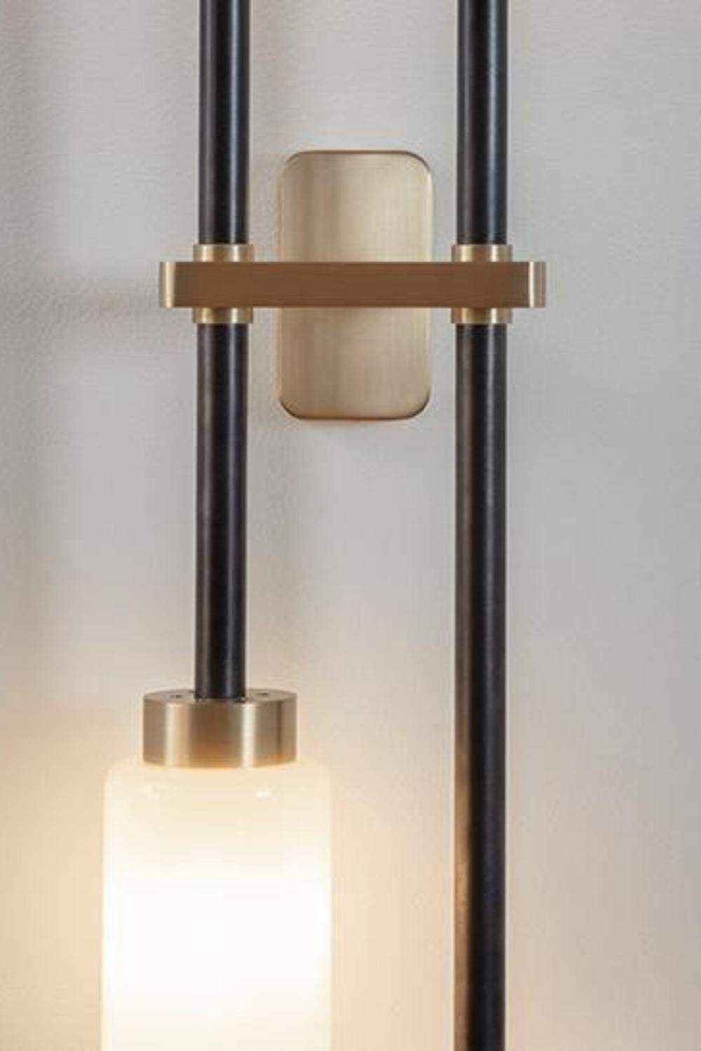 Cylindrical Glass Farol Wall Light