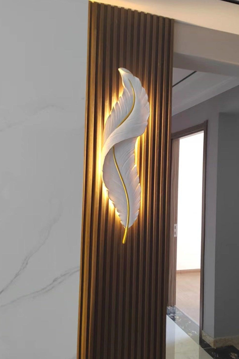 Modern White Gold Feather Wall Lamp