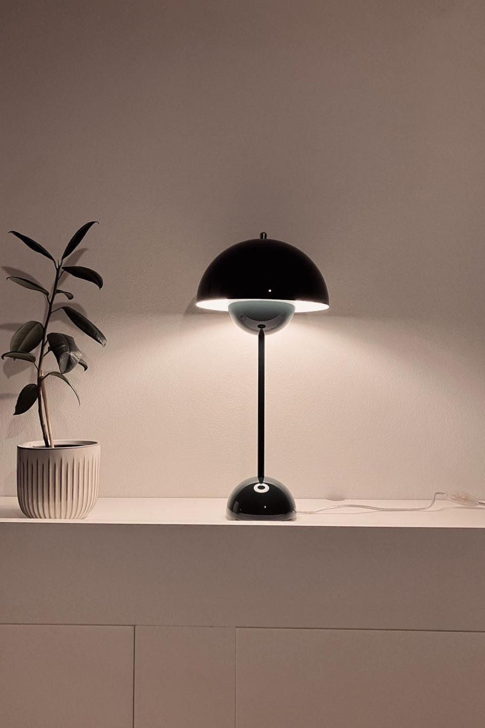 Flowerpot Table Lamp - SamuLighting