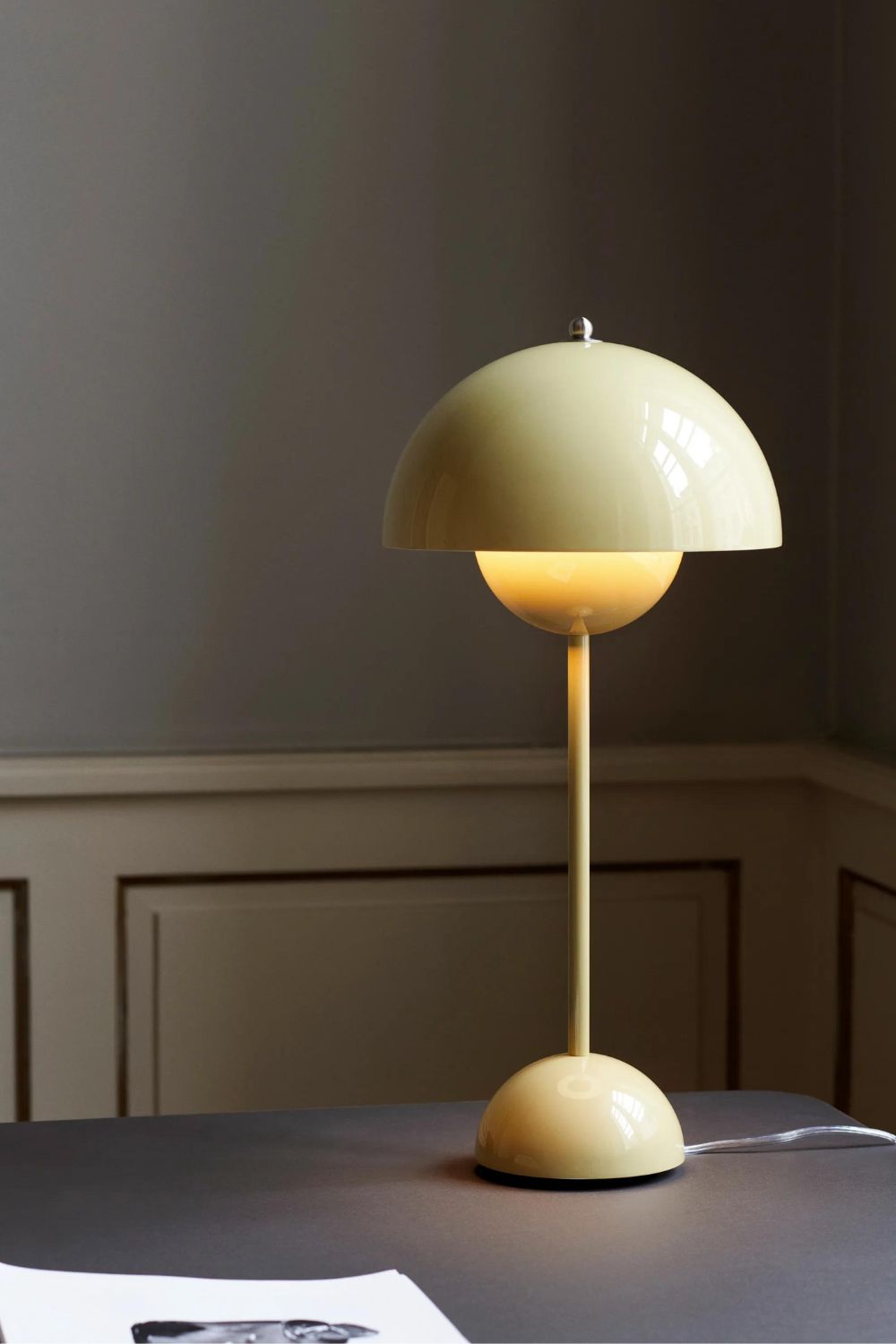 Flowerpot Table Lamp - SamuLighting