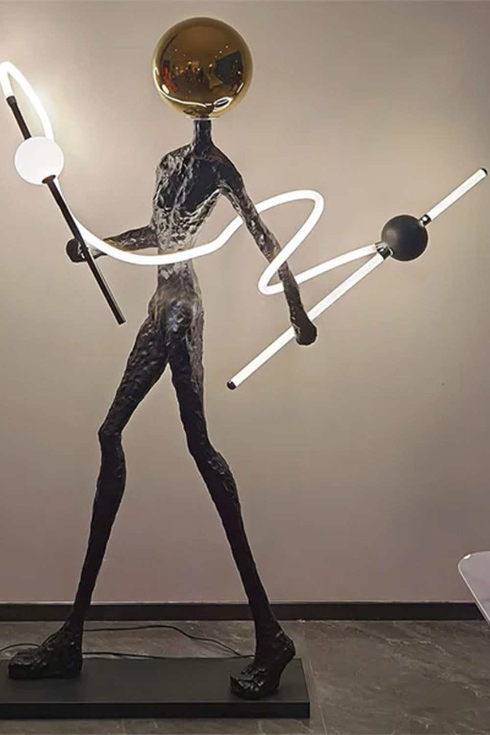 Ginasta Sculpture Floor Lamp