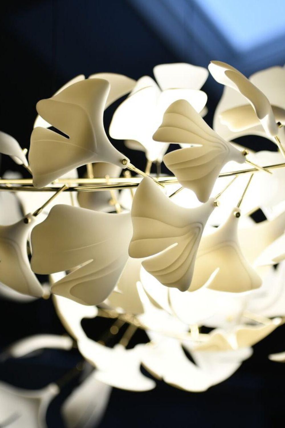 Cermaic Leaf Gingko Chandelier N – SamuLighting