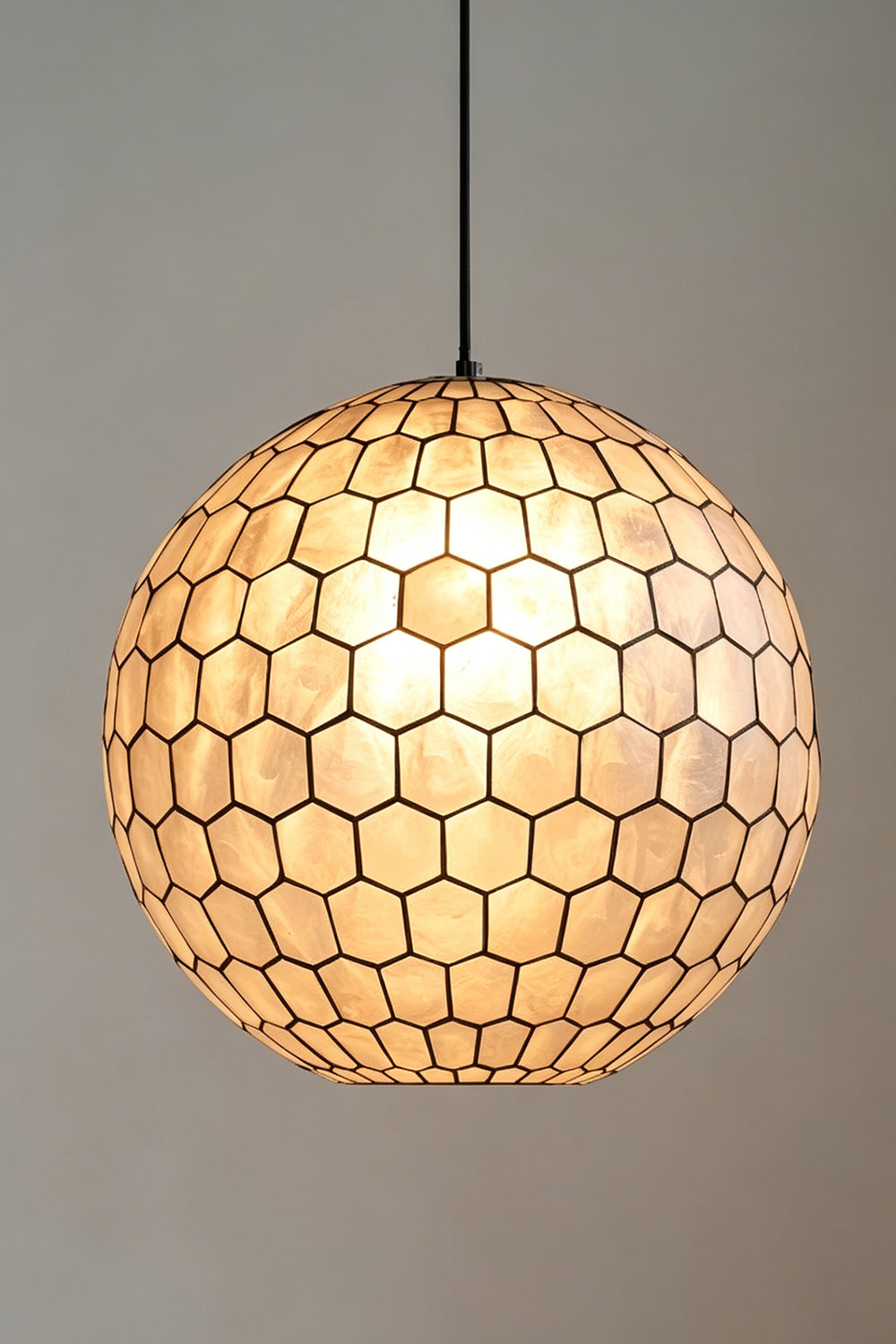 Honeycomb Shell Orb Pendant |Shell detail | Samu Lamp
