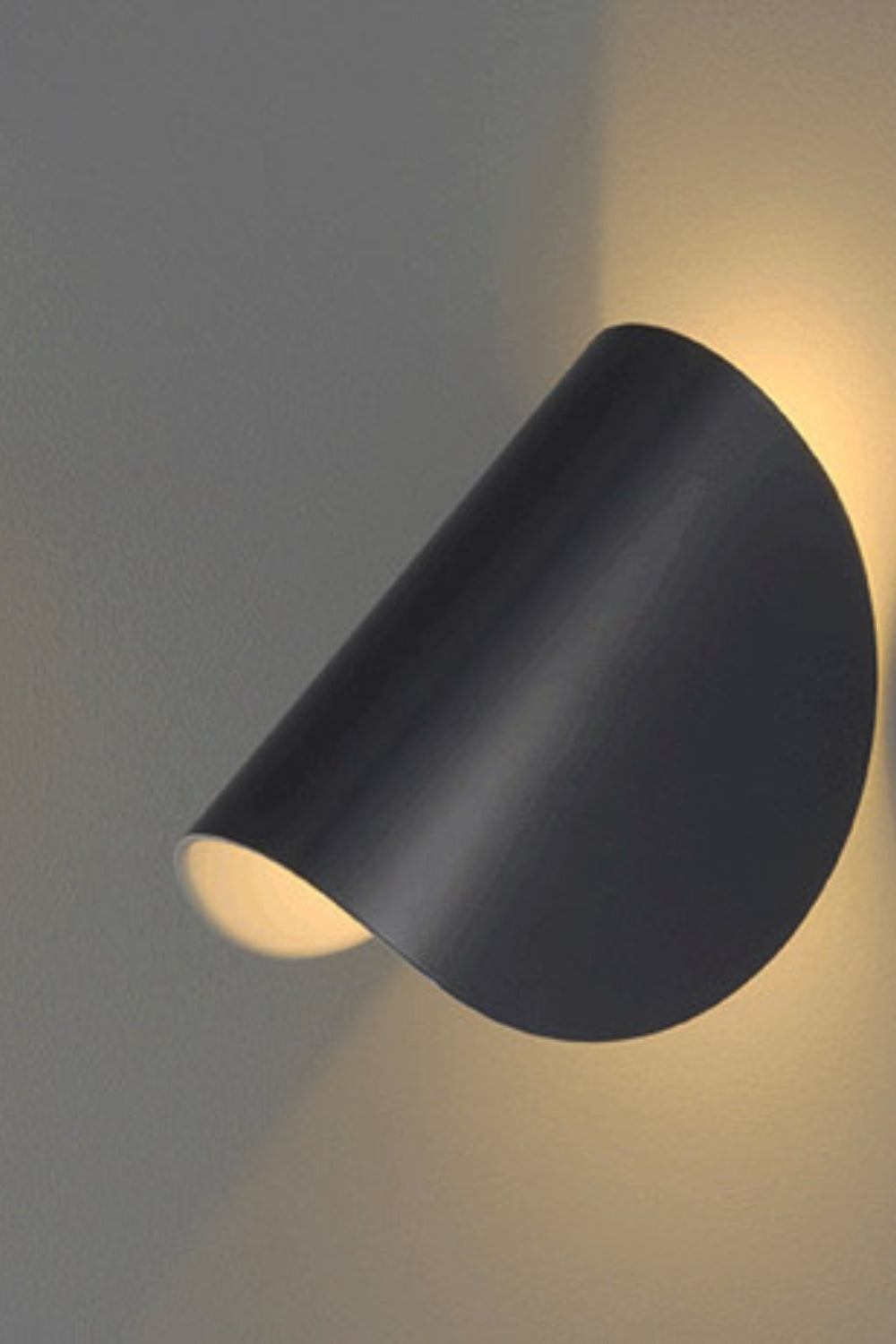 IO Wall Lamp