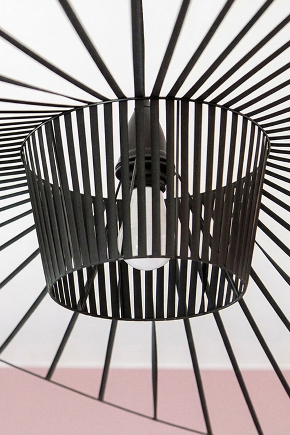 Central basket frame of hat lamp | Metal | Polyurethane elastic cloth | Glass fiber | Detailed shot of the internal frame and bulb holder | Samu Lamp