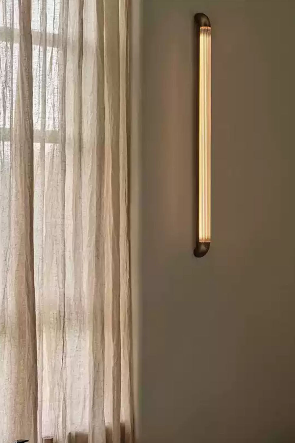 Italian Simple Wall Lamp