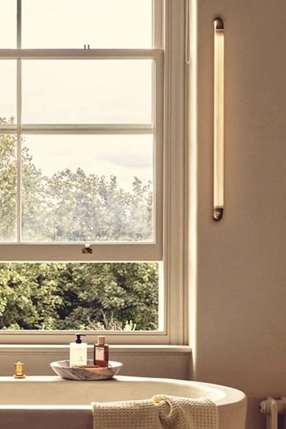 Italian Simple Wall Lamp