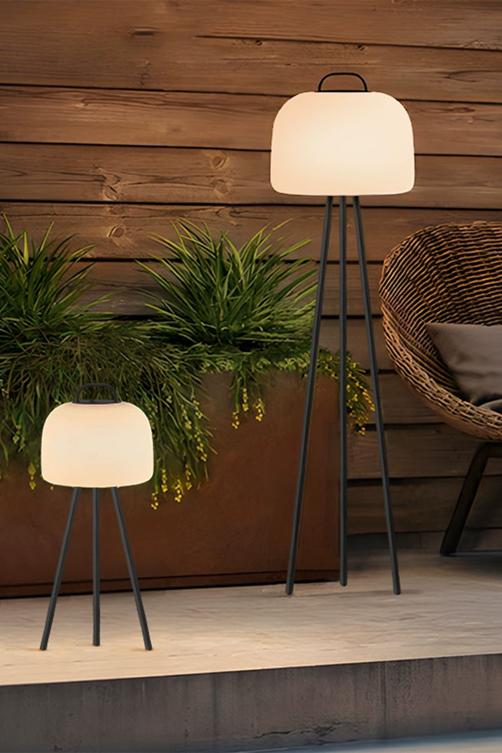 Kettle Tripod Floor Lamp