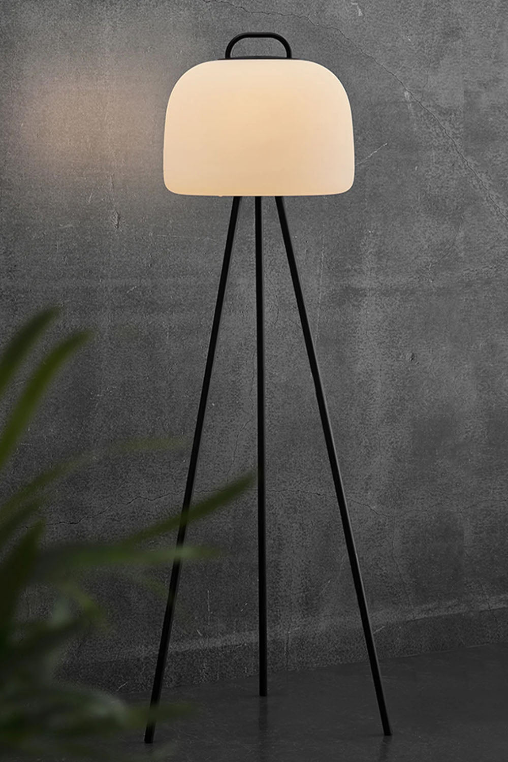 Kettle Tripod Floor Lamp
