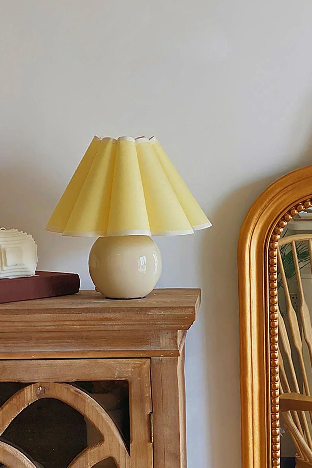 Kicsi Knife Pleat Table Lamp