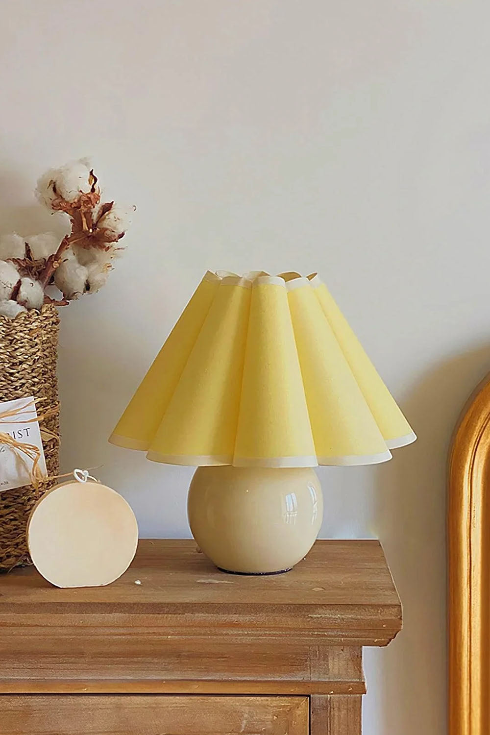 Kicsi Knife Pleat Table Lamp