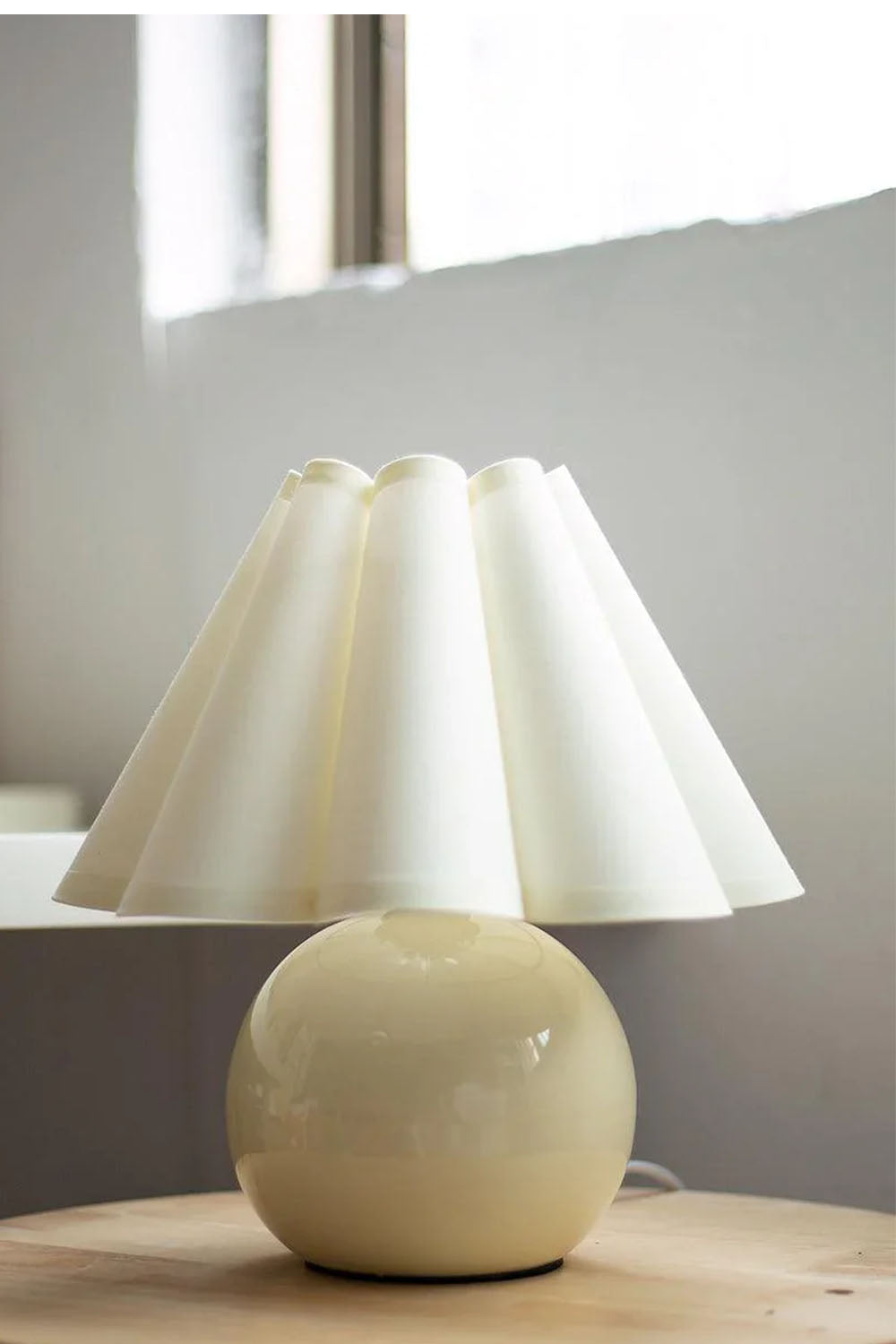 Kicsi Knife Pleat Table Lamp