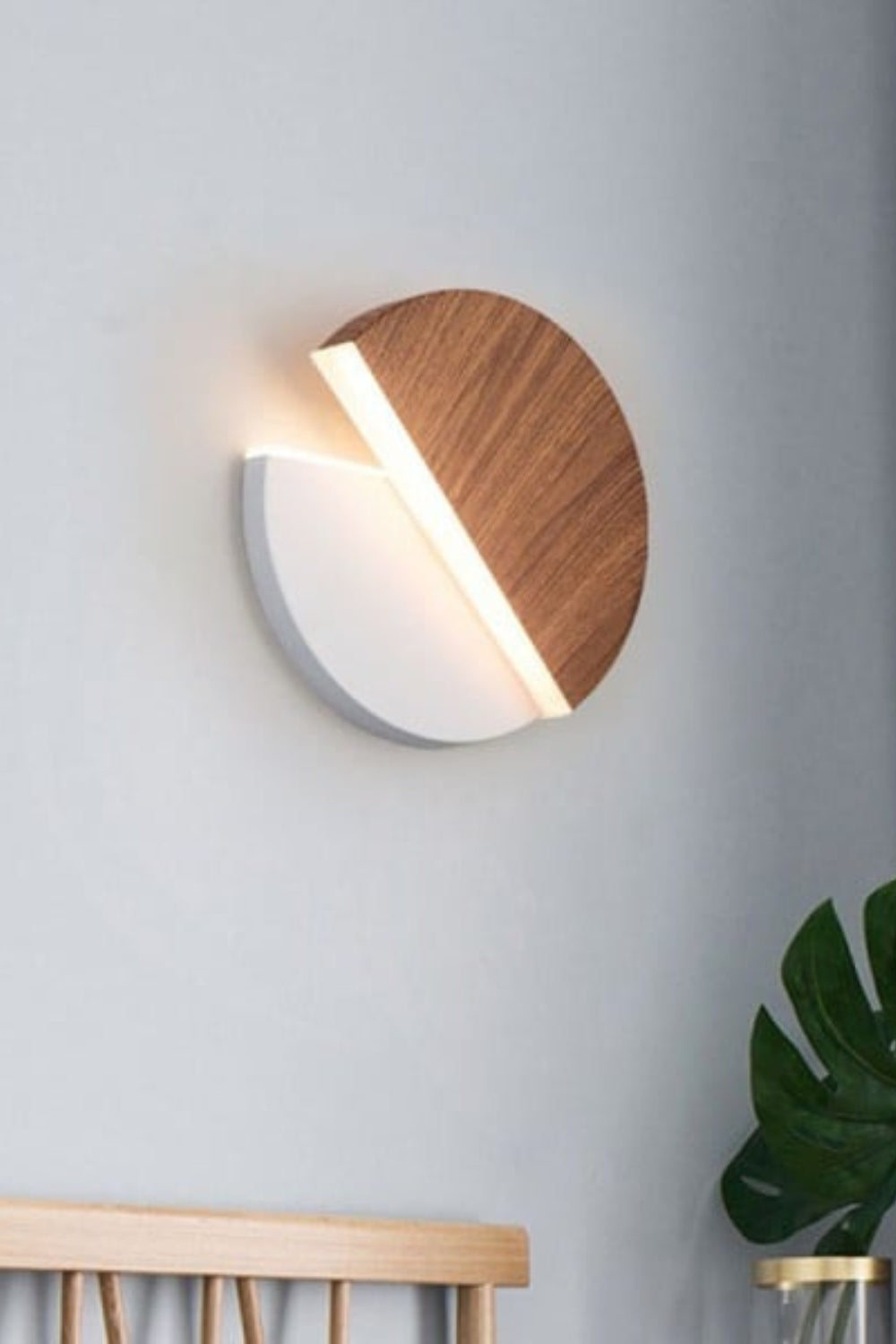 Kneeland Rotatable Wall Lamp