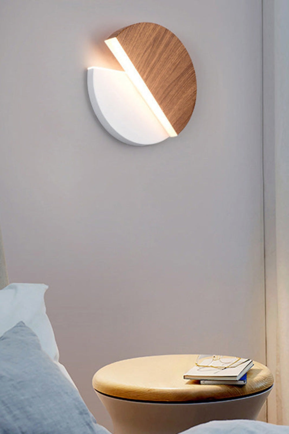 Kneeland Rotatable Wall Lamp