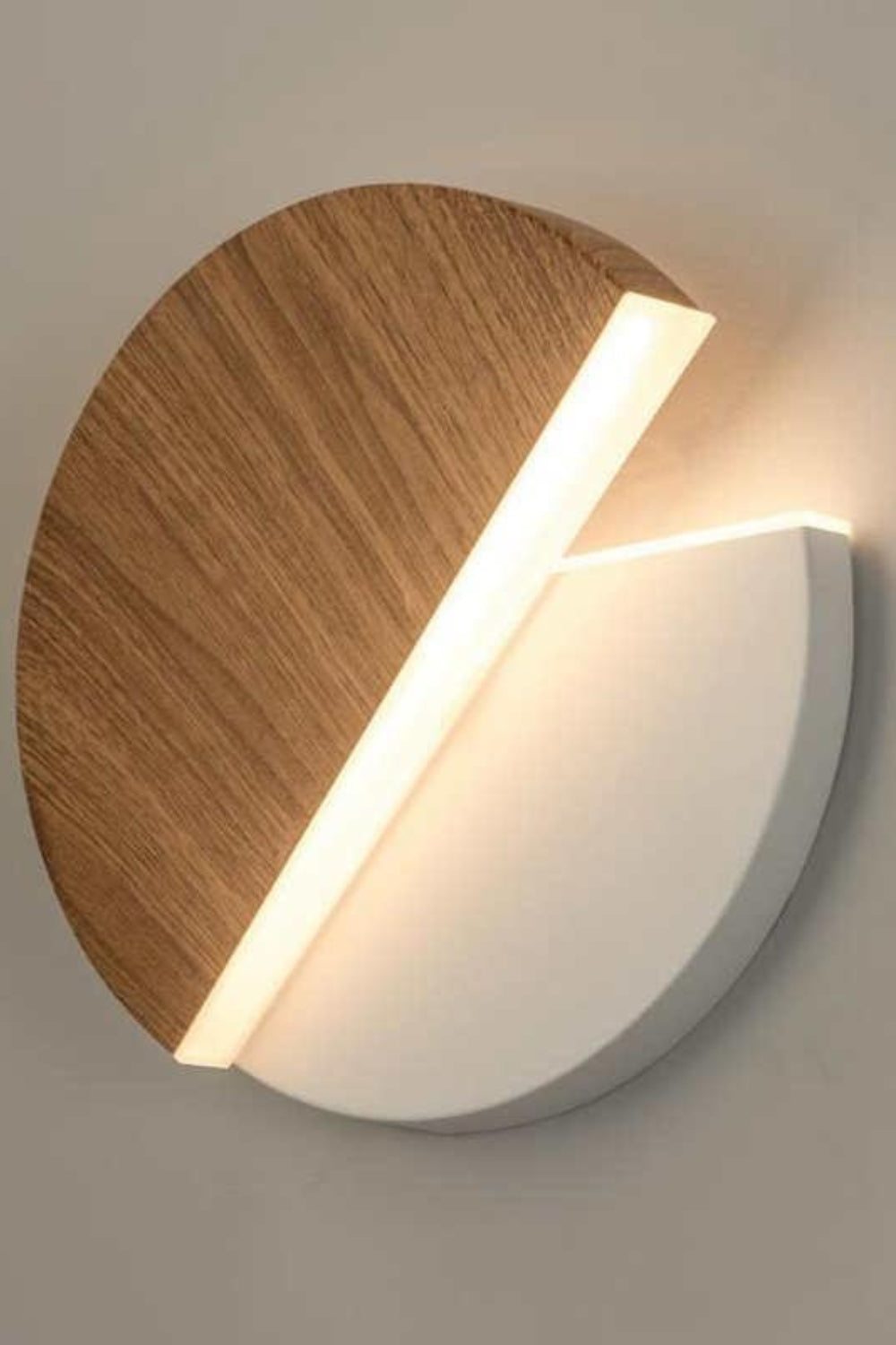 Kneeland Rotatable Wall Lamp