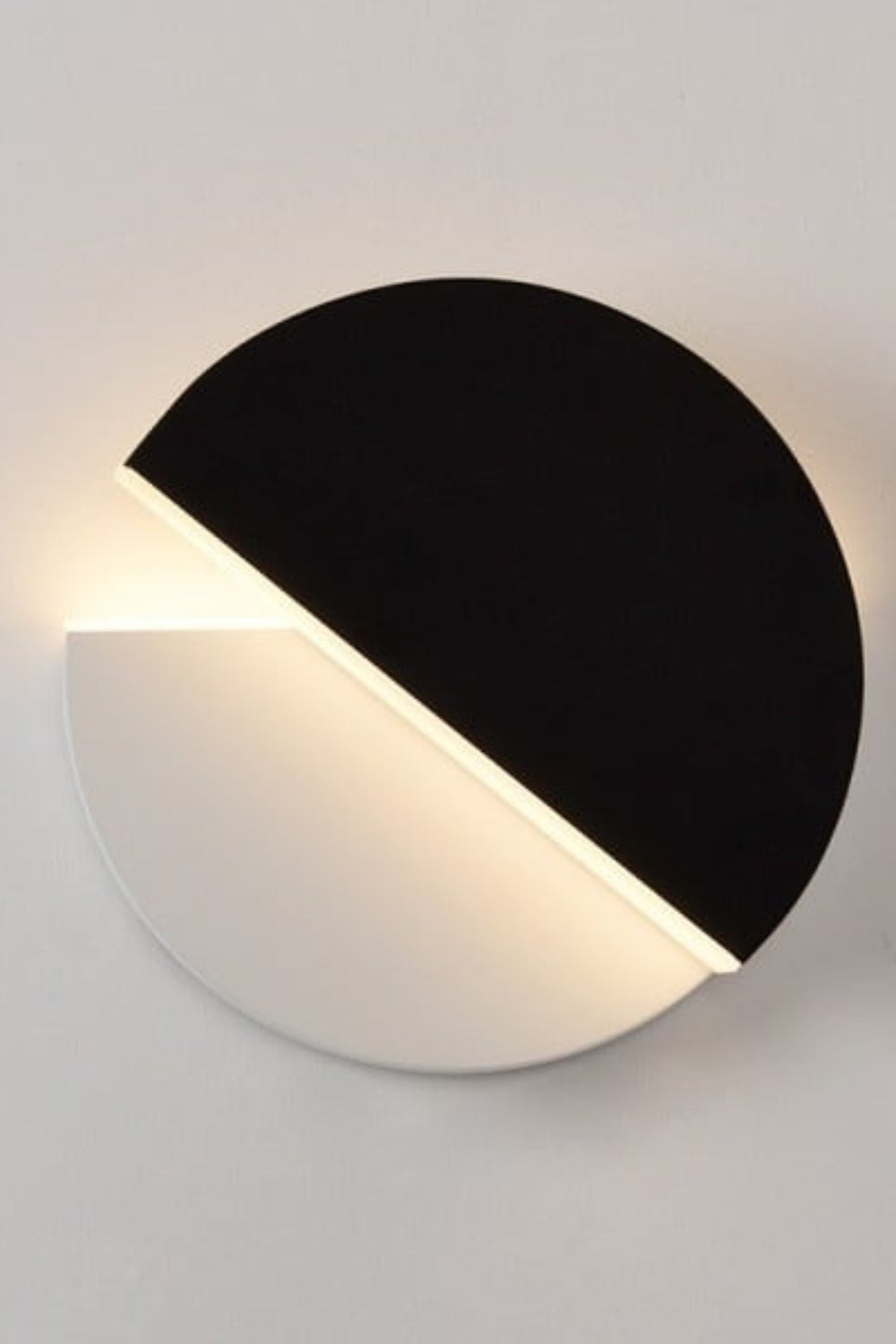 Kneeland Rotatable Wall Lamp