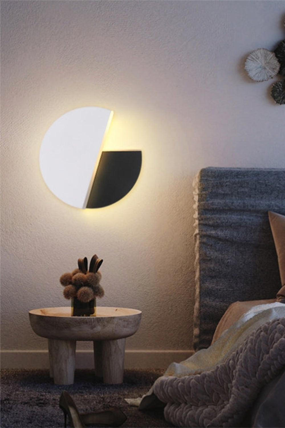 Kneeland Rotatable Wall Lamp