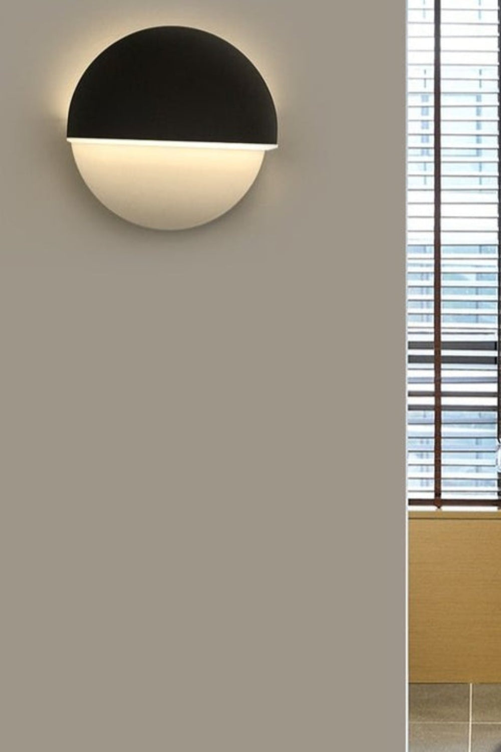 Kneeland Rotatable Wall Lamp