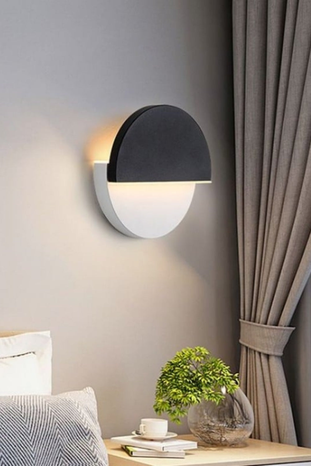 Kneeland Rotatable Wall Lamp