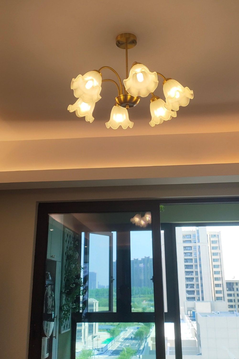 Lily Chandelier - SamuLighting