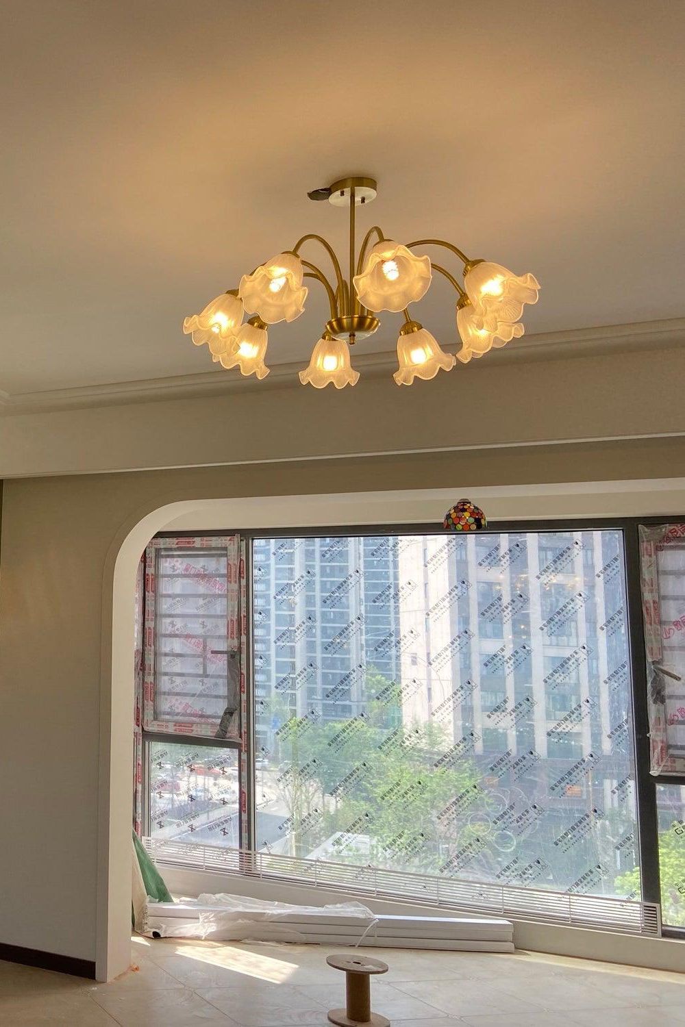 Lily Chandelier - SamuLighting