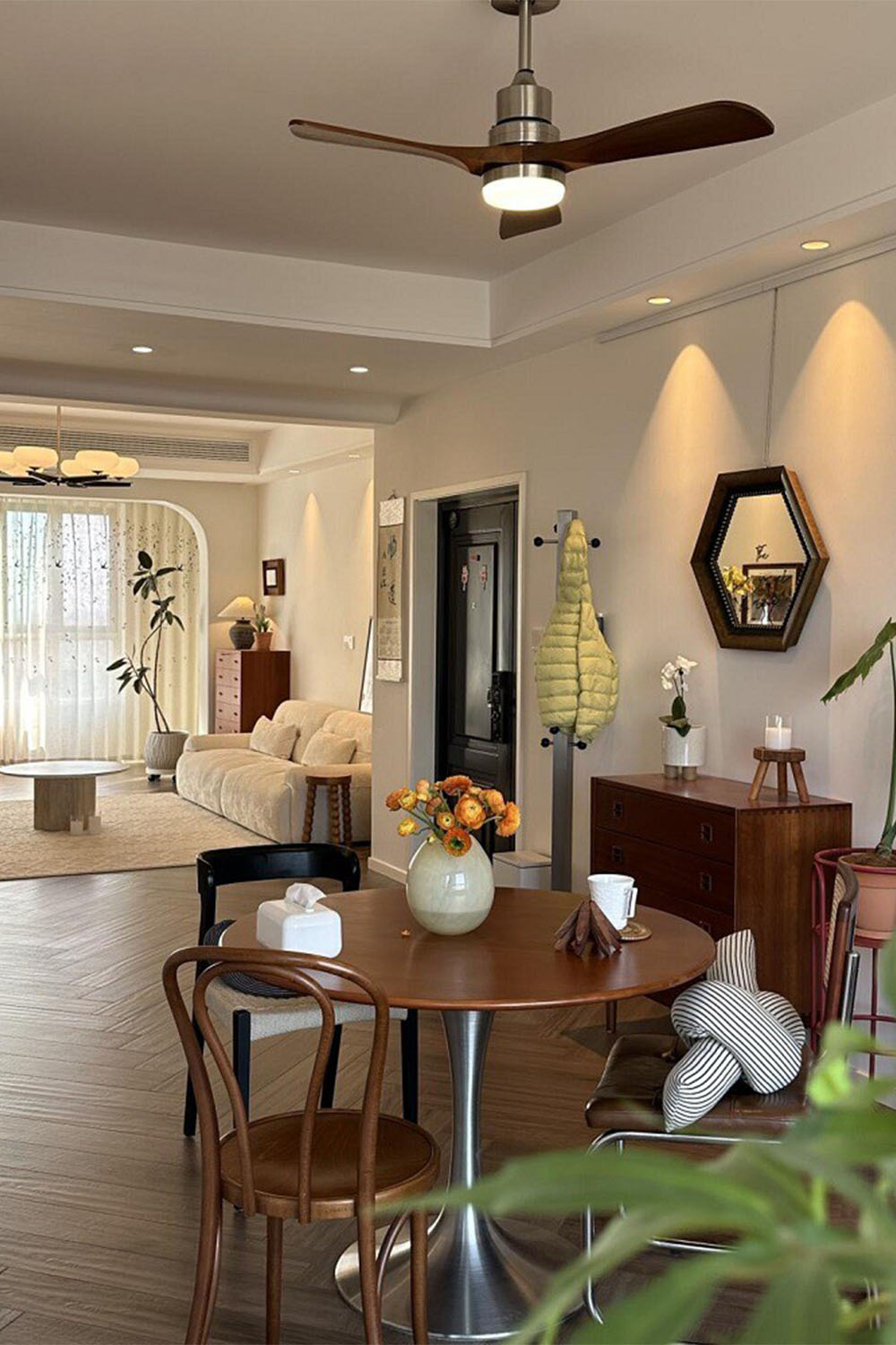 Linea Natural Three-blade Fan Chandelier