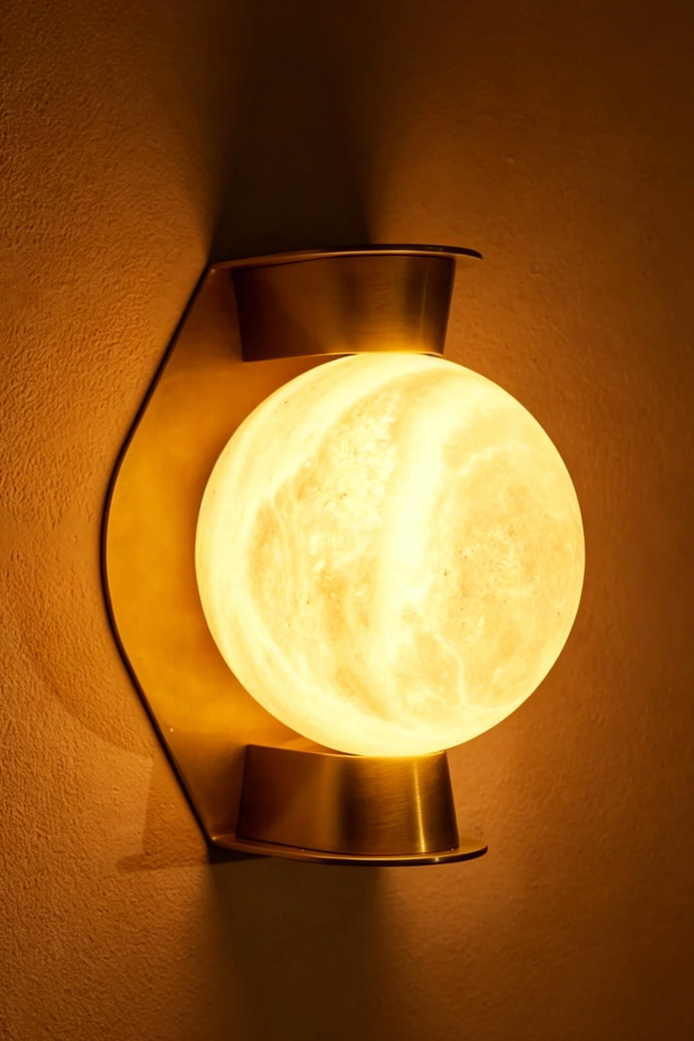 Lunar Alabaster Wall  | detail | Samu  Lamp