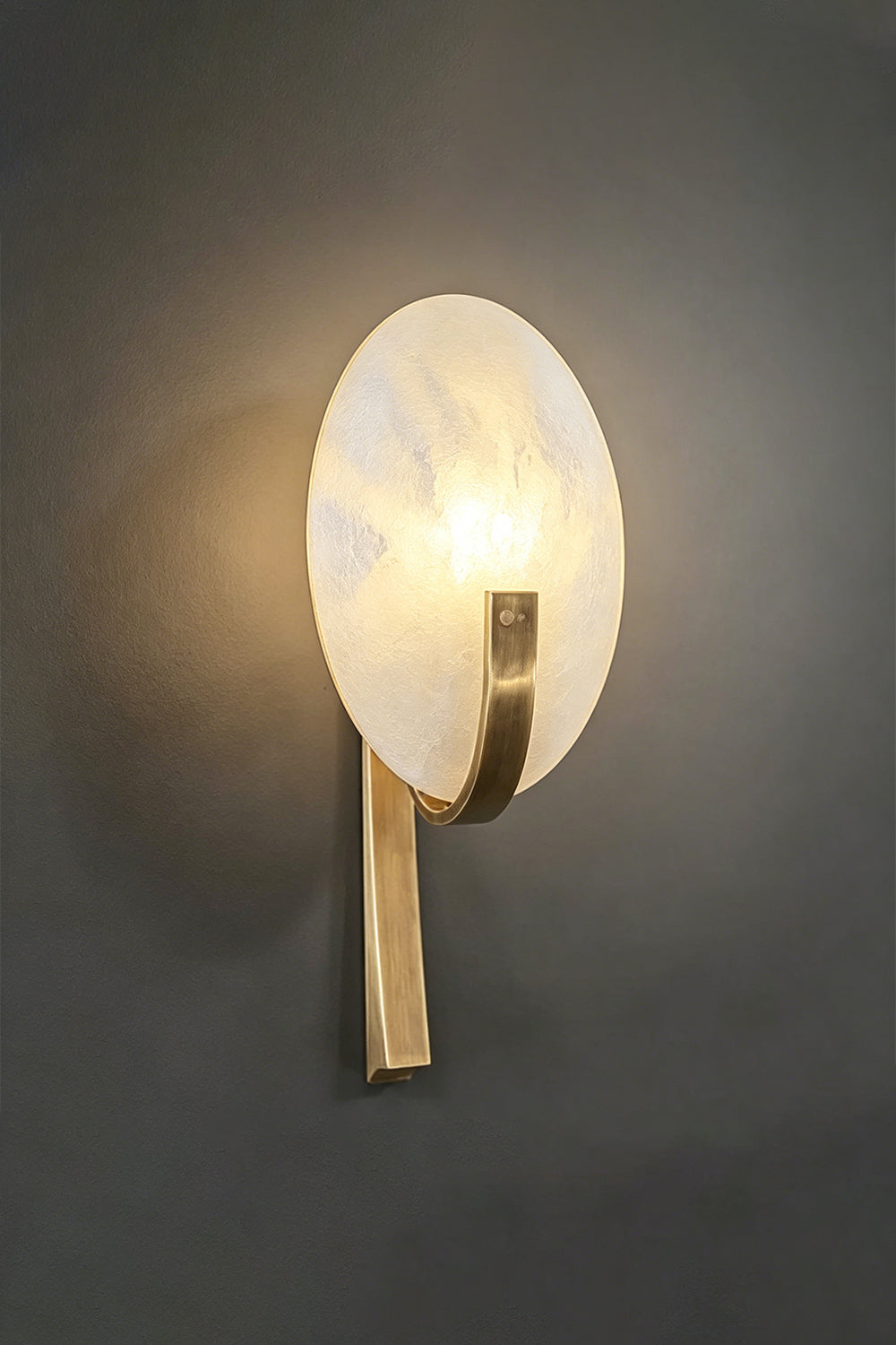 Close-up detail of metal fixture | Lunar Veil lamp fitting | Matte black L-shaped bracket close-up | Samu Lamp