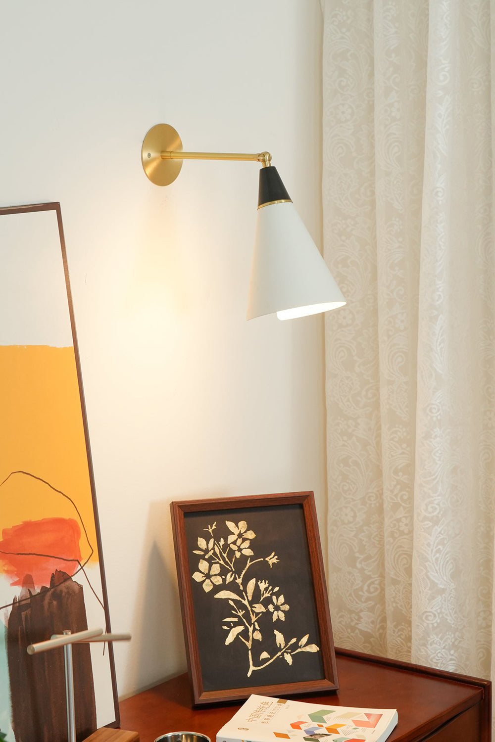 Magari Wall Lamp