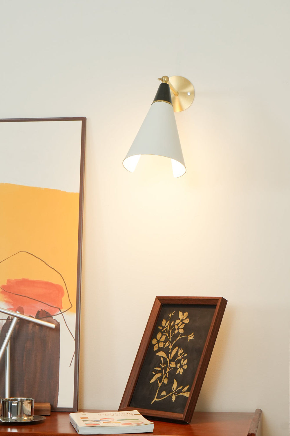 Magari Wall Lamp