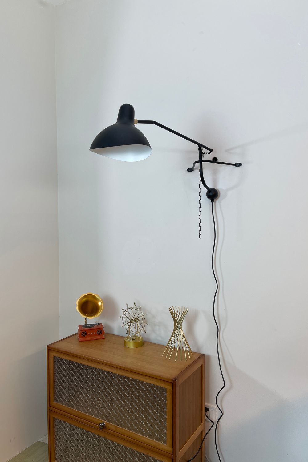 Mantis Arm Wall Lamp