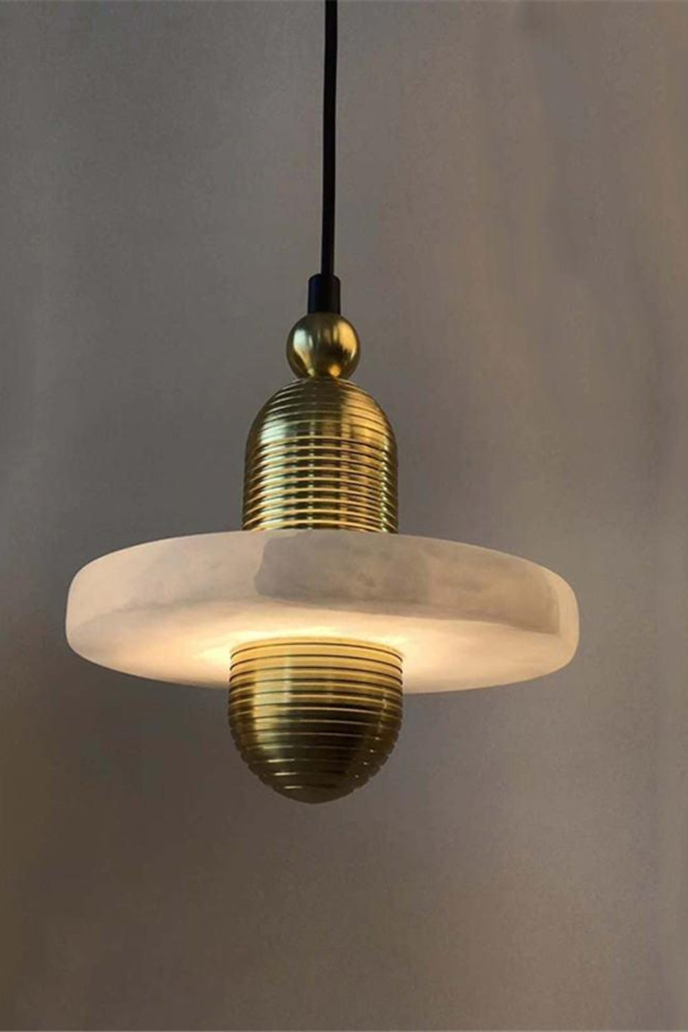 Median Mono Pendant light - SamuLighting